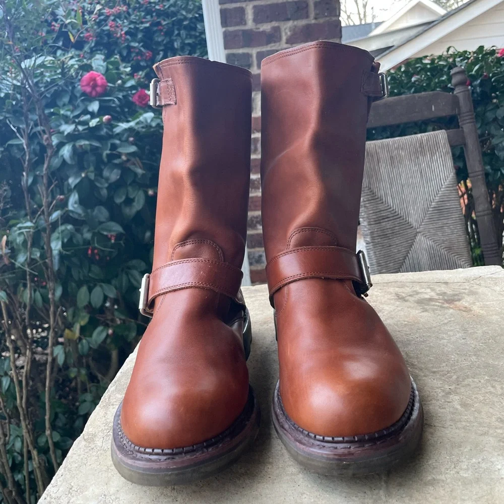 Men’s Fluevog brown leather engineer/motorcycle boots. - Picture 1 of 9